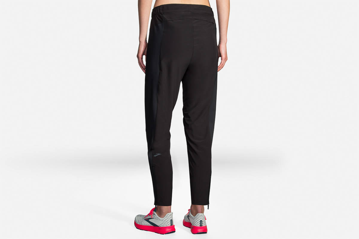  Women's Brooks Shakeout Pant - 221467-001
