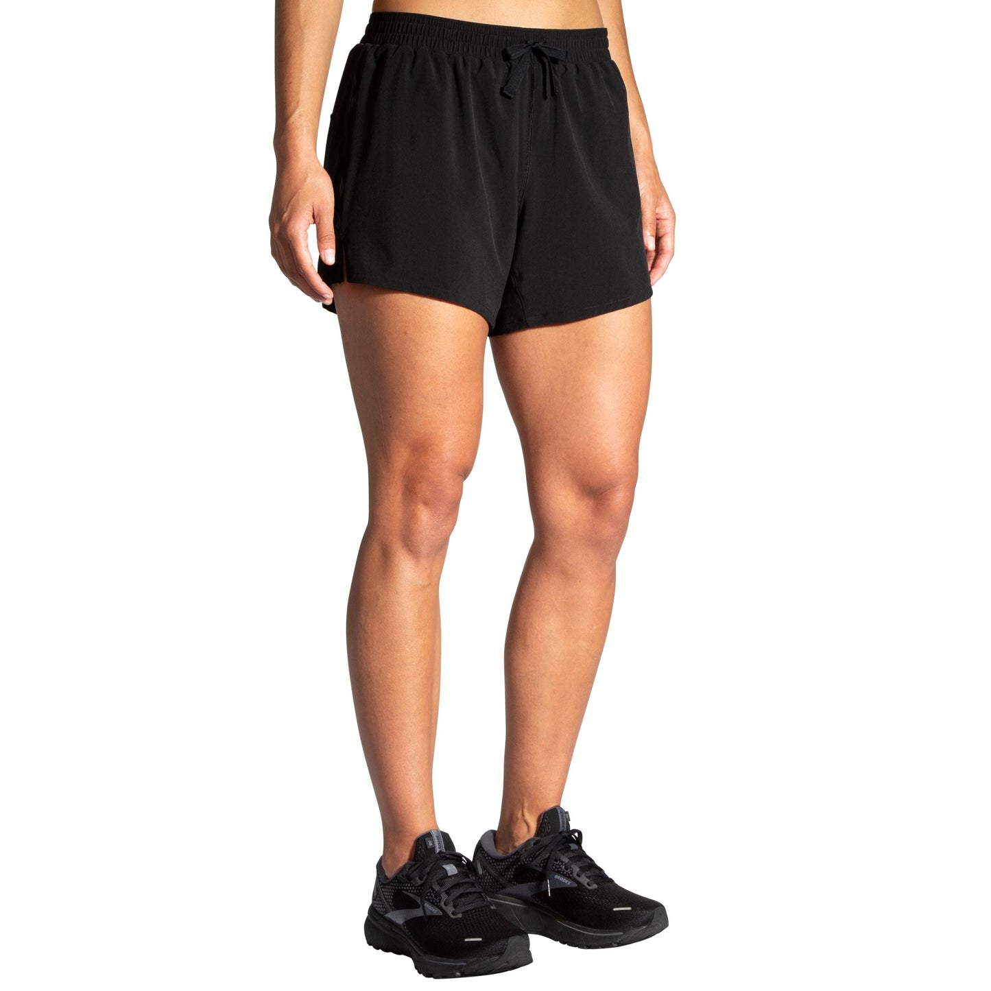  Women's Brooks Moment 5" Short - 221582-001